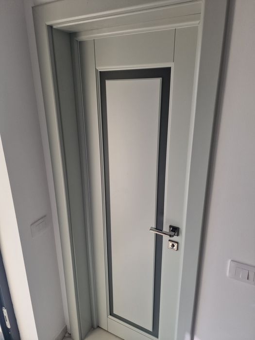 Usi din lemn la comanda