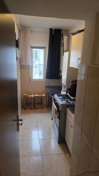 Închiriez apartament pe sezon  !