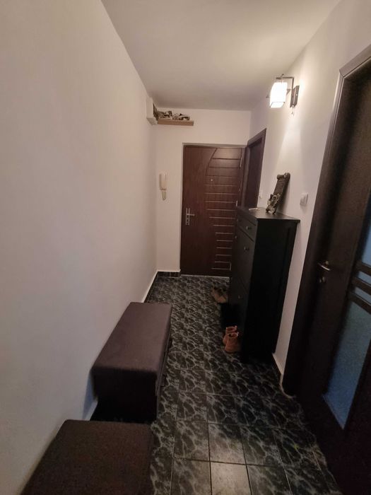 Inchiriez apartament 2 camere, Resita, zona Lunca, langa Politie