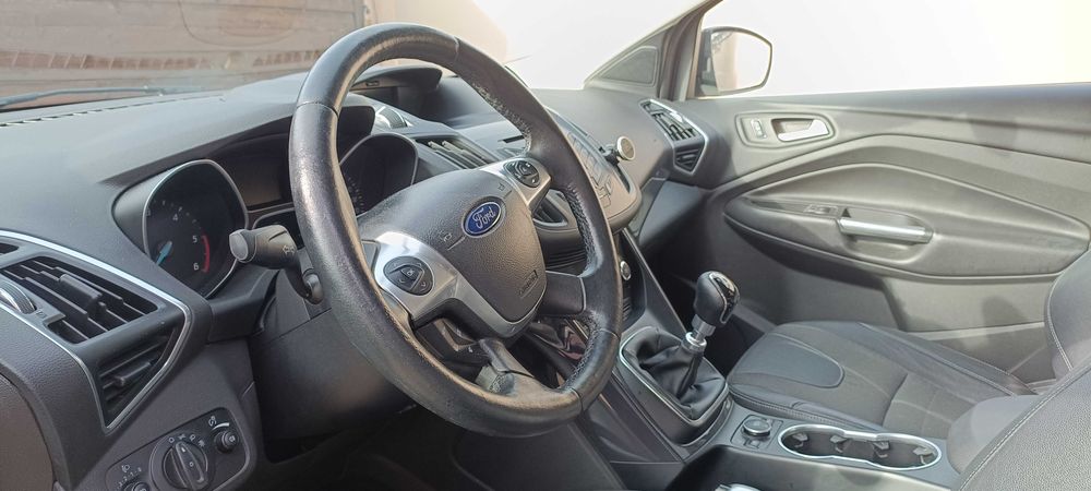 vand ford kuga 2014
