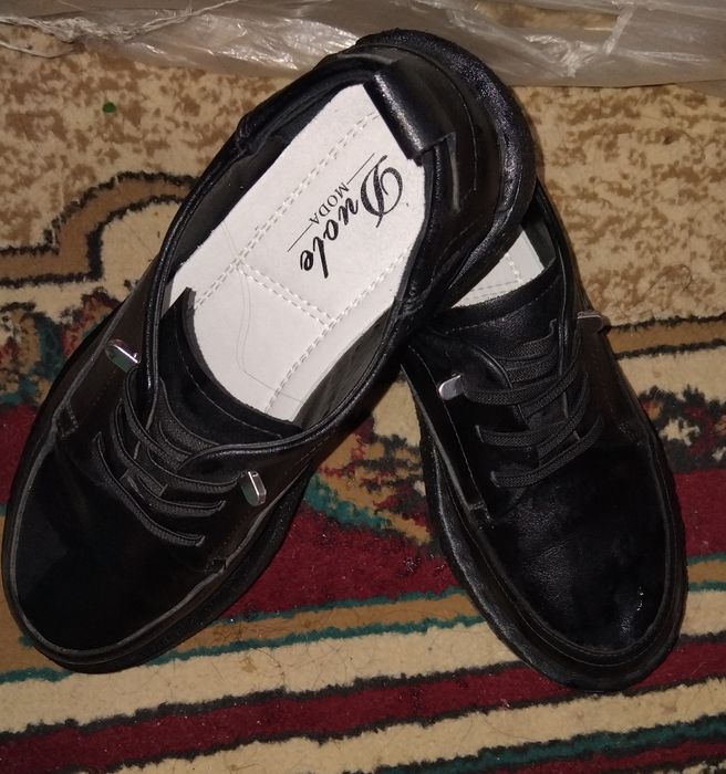 Продам обувь женскую 37 размер