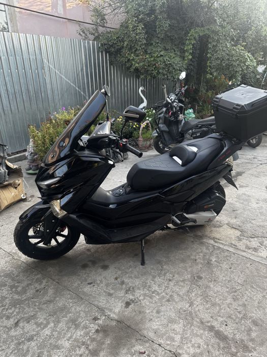 Skuter Nmax sotiladi 150cc