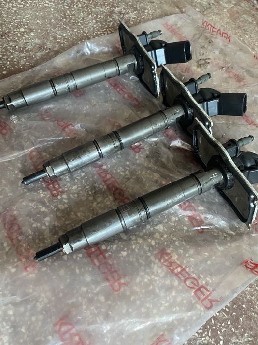 Vand injectoare motor Audi 3.0 CCWA 240cp