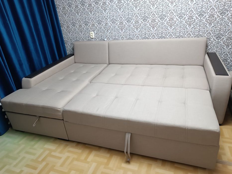 Диван  для гостинной в отличном состояний