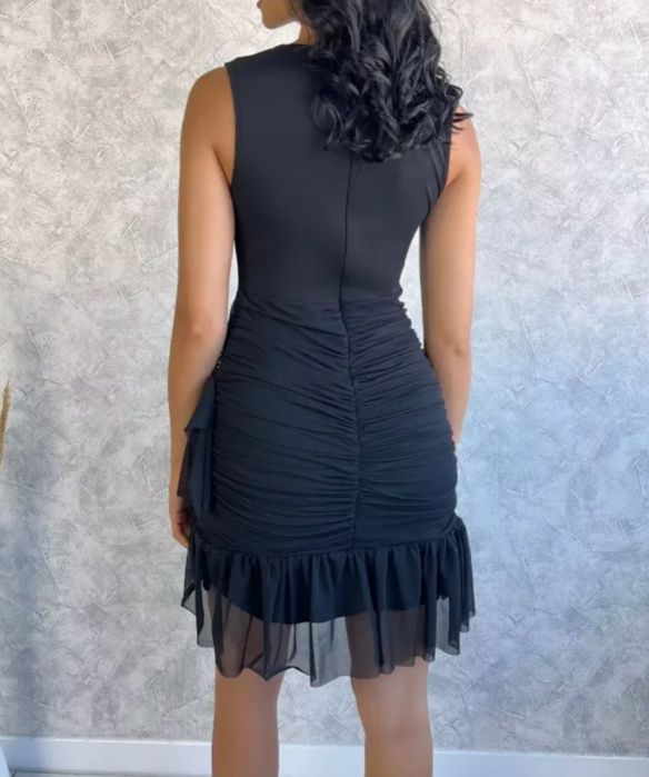 Черна дамска рокля