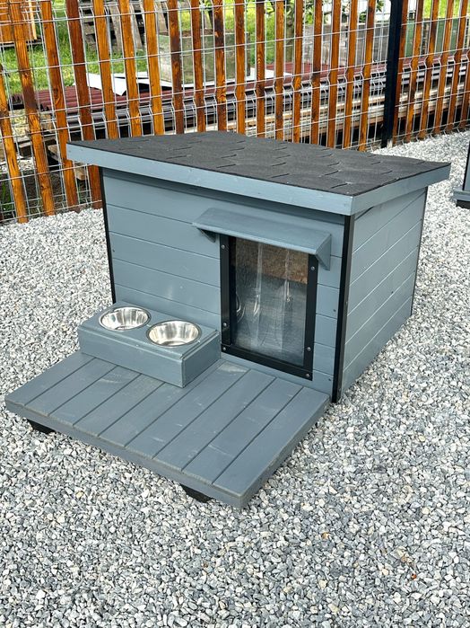 Cusca câine acoperiș plat, izolată complet + accesorii incluse