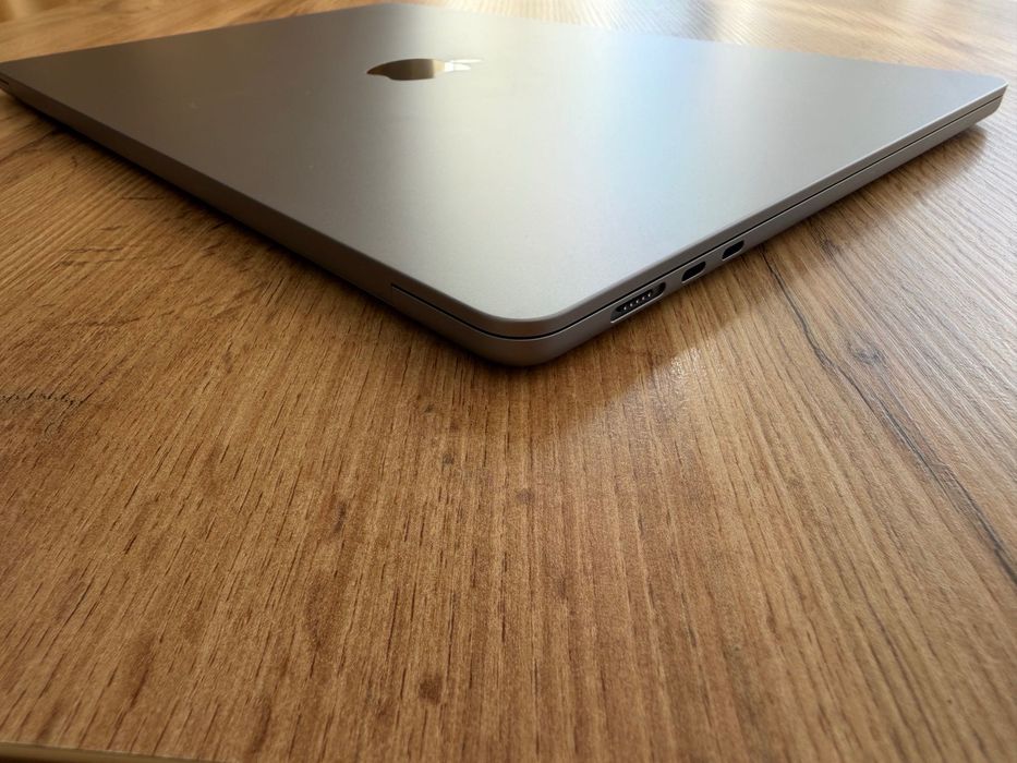 MacBook Air 15" M3 Chip 8-CPU, 10-GPU, 16GB RAM, 256GB SSD В ГАРАНЦИЯ ДО 27.10.2028г.
