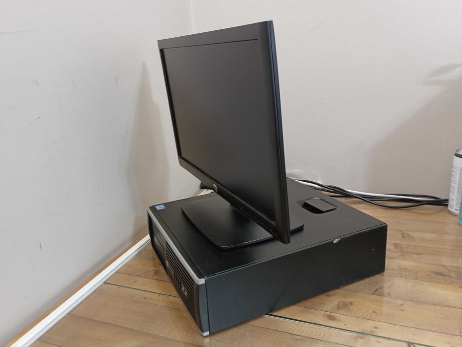 Настолен компютър HP Compaq 8300 Elite