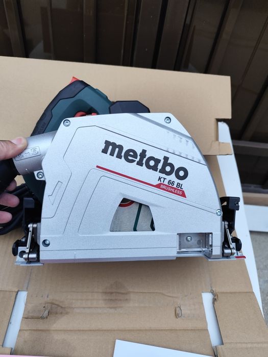 Нов безчетков потапящ ръчен  циркуляр Metabo KT 66 BL 1200W