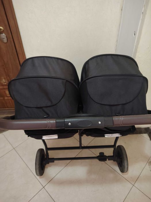 Коляска для двойни (близнецы)