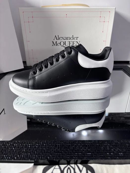 Adidasi Alexander Mcqueen albi negri piele