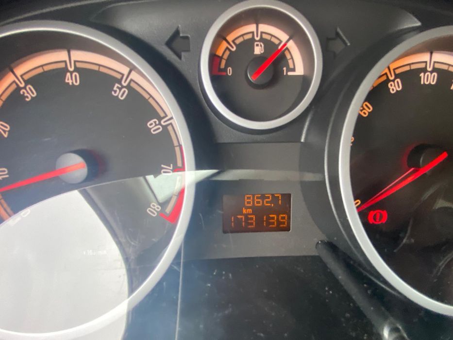 Vând Opel corsa D
