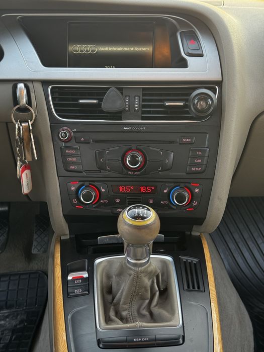 Audi A4 B8 2.0TDI, Manuala