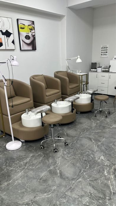 Маникюрные столы в аренду | Коворкинг