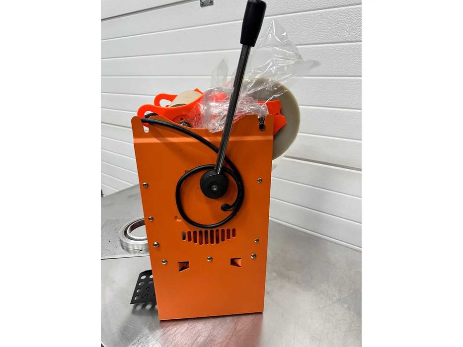 Машина за термо залепяне на чаши с фолио