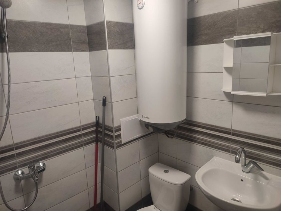 Продава се Едностаен апартамент в Търговище, Център - 50 кв.м за 1357 €/кв.м - Снимка #9