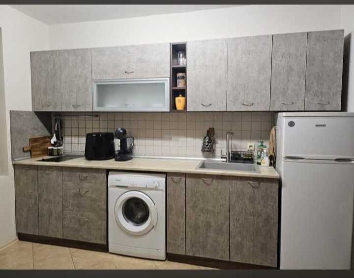Продавам запазена кухня