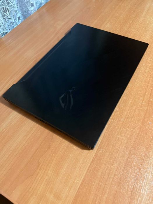 ASUS ROG Zephyrus G15 GA502IV – Ryzen 7 4800HS / RTX 2060 / 16GB RAM / SSD 512GB