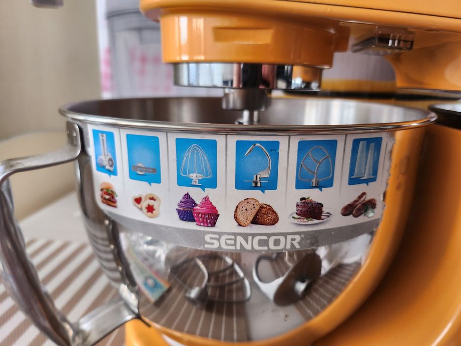 Продам кухонную машину