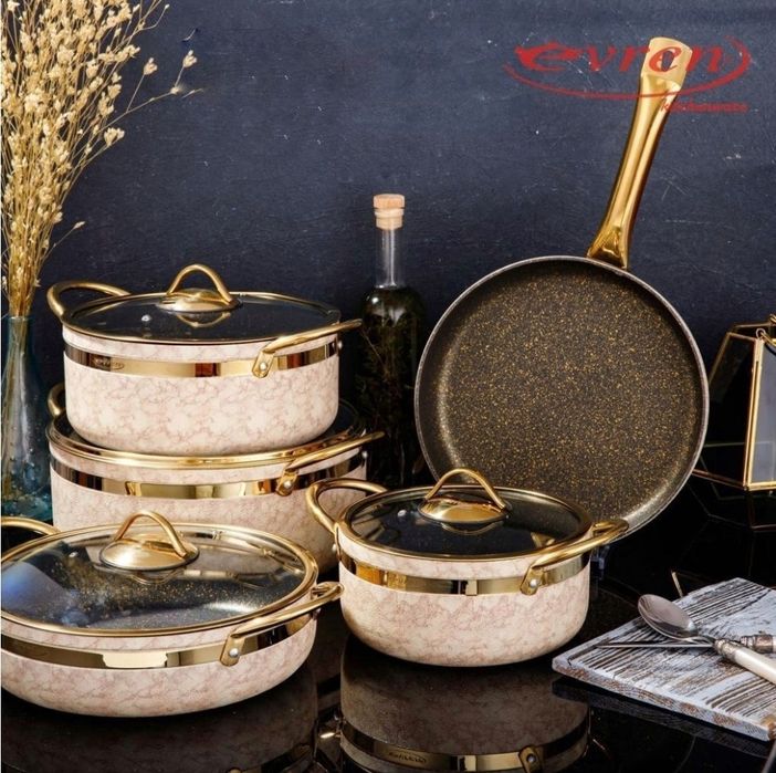 Набор кастрюлей из 9 предметов