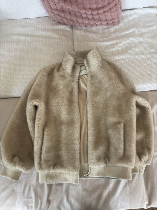 Яке Sandro чисто ново