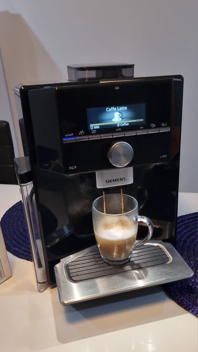Siemens EQ 9 expresor automat, capucino,late