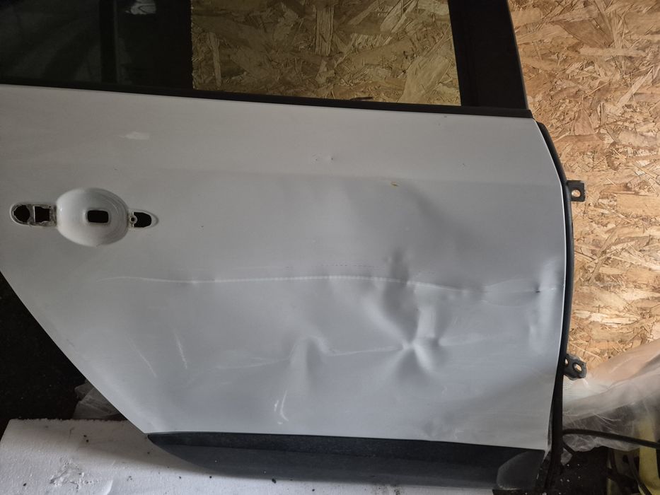 Vind ușa dreapta spate renault fluence2010