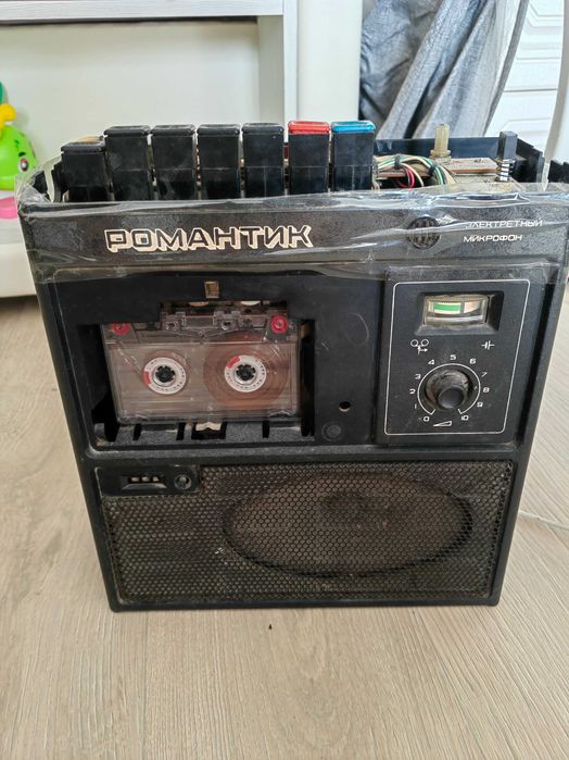 Продам магнитофон Романтик 306-1