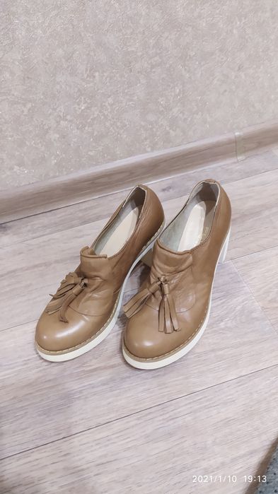 Срочно продам кожаные туфли