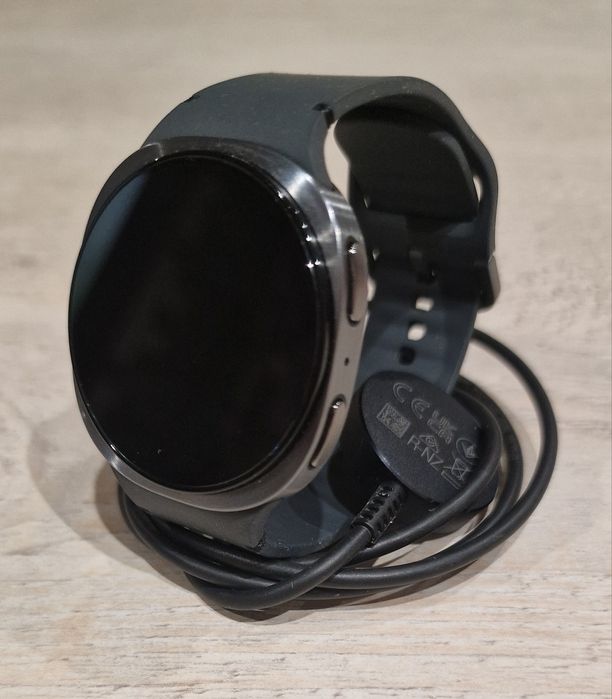 Samsung watch 8, 44 mm.