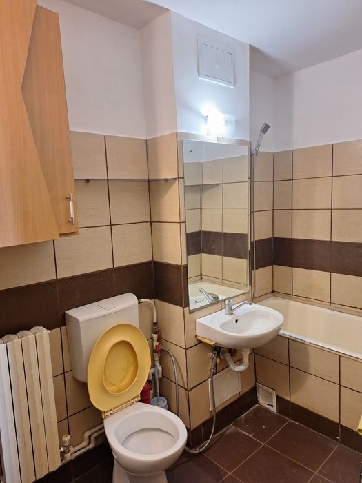 Inchriez apartament doua camere decomandate, et.4/10,mobilat si utilat