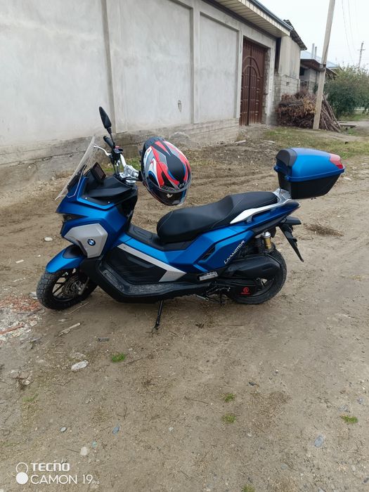 Продается макси скутер 150 куб, обмен-вариант нету