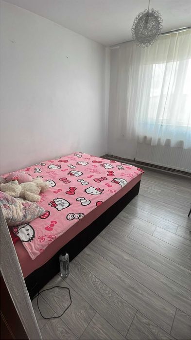 Închiriez apartament
