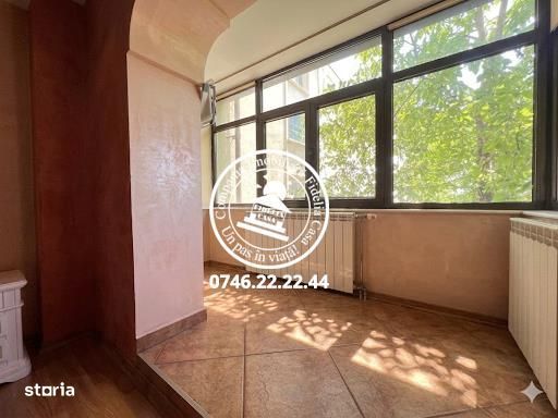 Apartament spectaculos, bloc tip vilă, Târgu Cucu