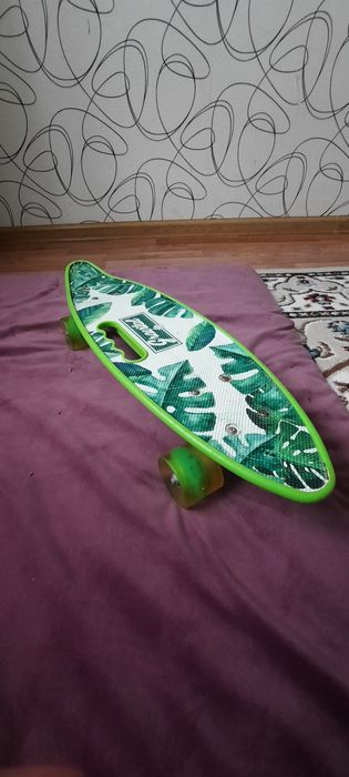 скейдборд зеленый