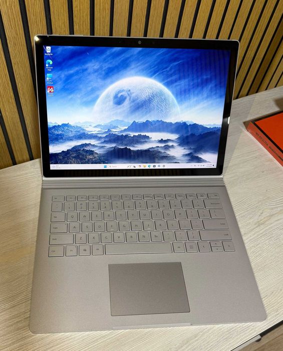 Microsoft Surface Book 3  14"3K IPS  i7 1065G7 16/256GB/1650 Max-Q 4GB