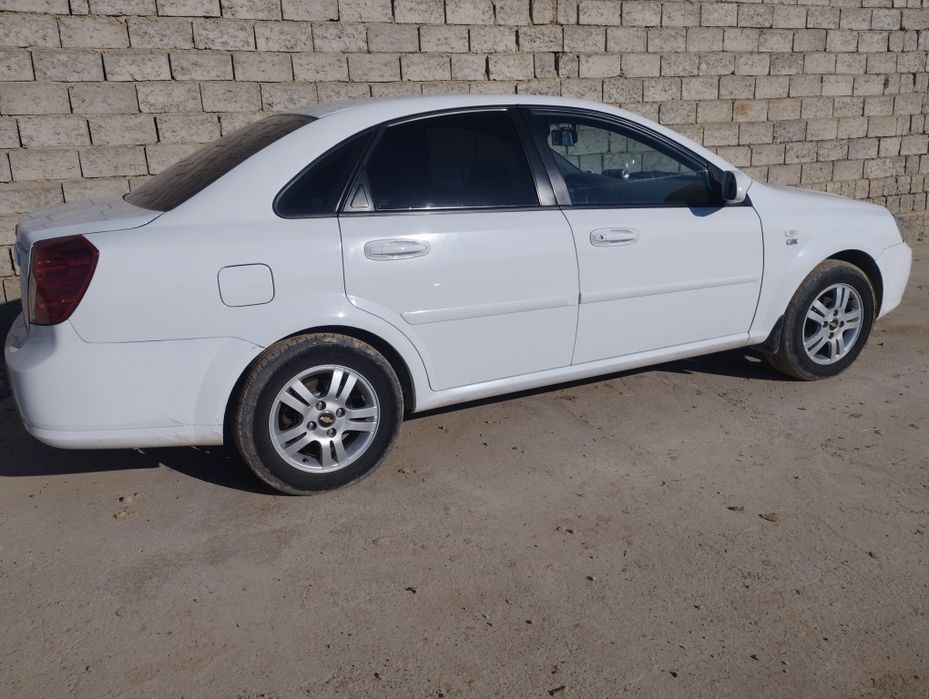 Lasetti 2012 srochna sotiladi