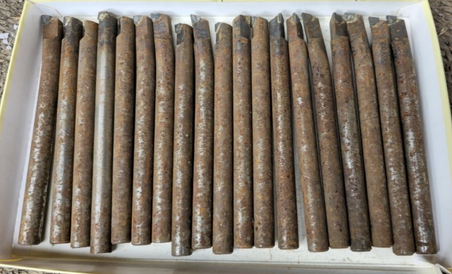 Резцы токарные .