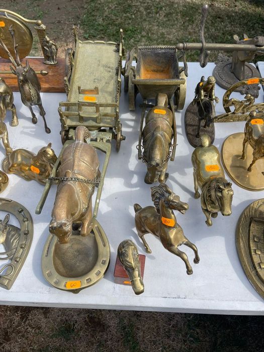 Бронзови фигури от Англия