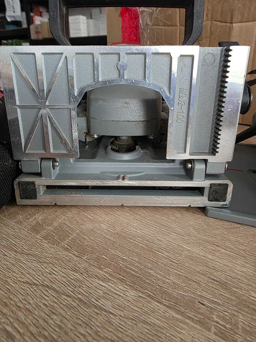 Masina de frezat fara cablu pentru dibluri din lemnbiscuitor Einhell TE-BJ 18 Li - Solo 6500 rpm adancime 20 mm fara acumulator si incarcat