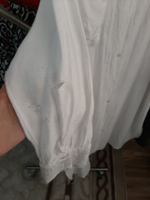 Белая длинная рубашка из льна