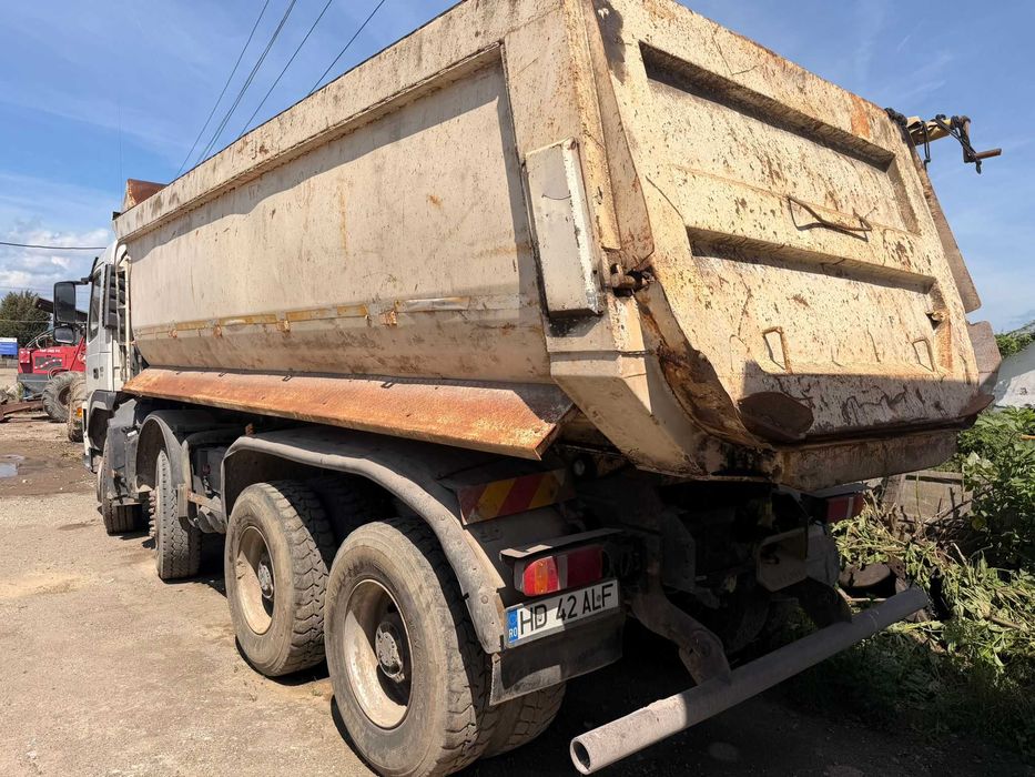 Volvo FM 8X4 2008  220.000km  Basculanta