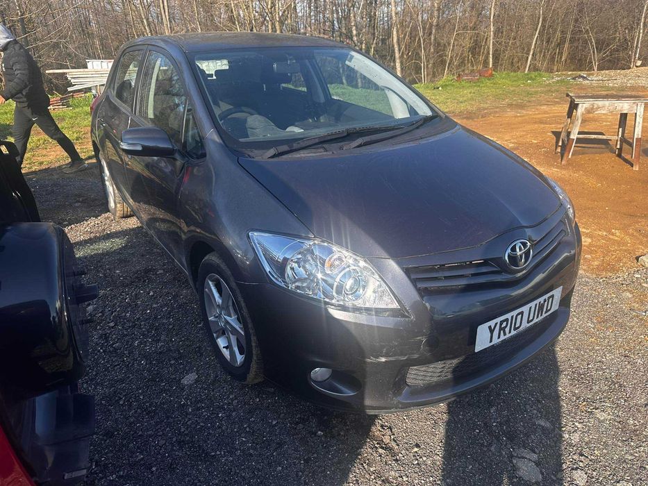 НА ЧАСТИ Toyota Auris 2010г 1.6 Valvematic – За части  132 к.с  Бензин