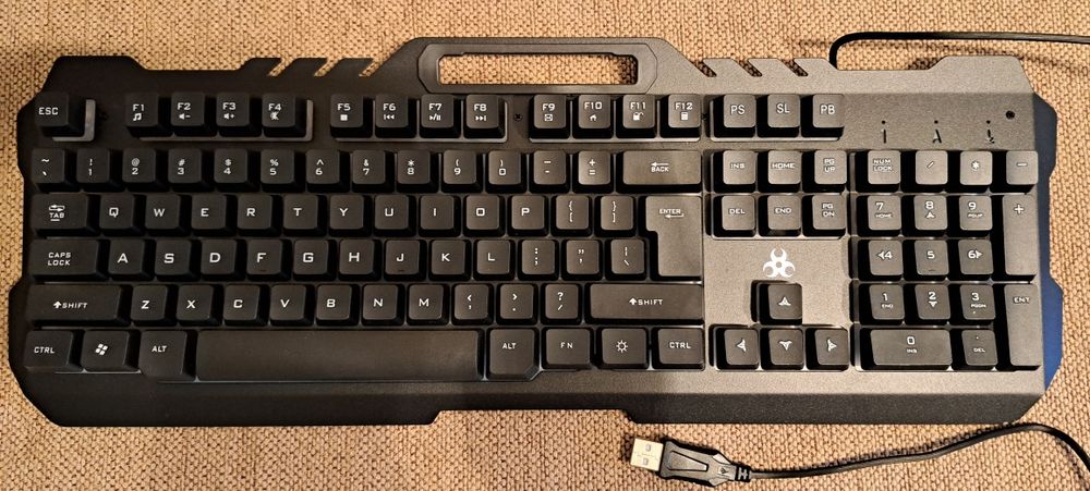 Tastatura gaming cu fir Myria