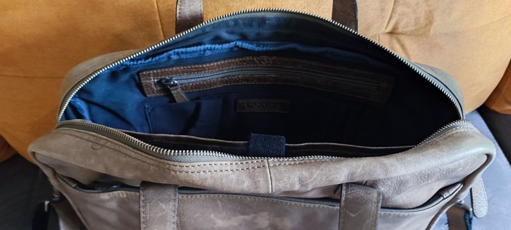 Елегантна чанта за лаптоп или таблет, от естествена кожа.