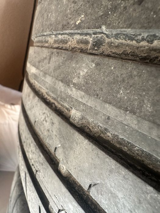 Дънлоп 4 бр гуми 275/40/20