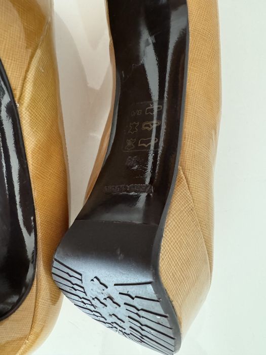 Pantofi eleganți de piele lăcuită linia Cristhelen B. (Musette) 39