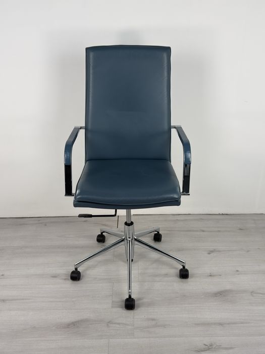 Директорски офис стол от естествена кожа сив, хромирана стомана