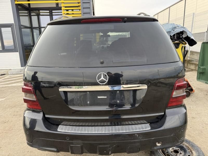 Haion cu luneta Mercedes ML w164 facelift SUV culoare 197 - negru obsi