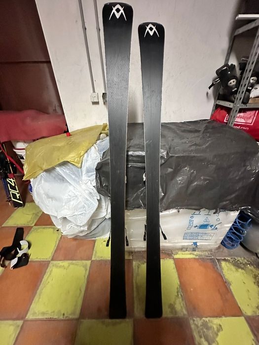 Vând sau schimb schiuri Volkl Racetiger SC